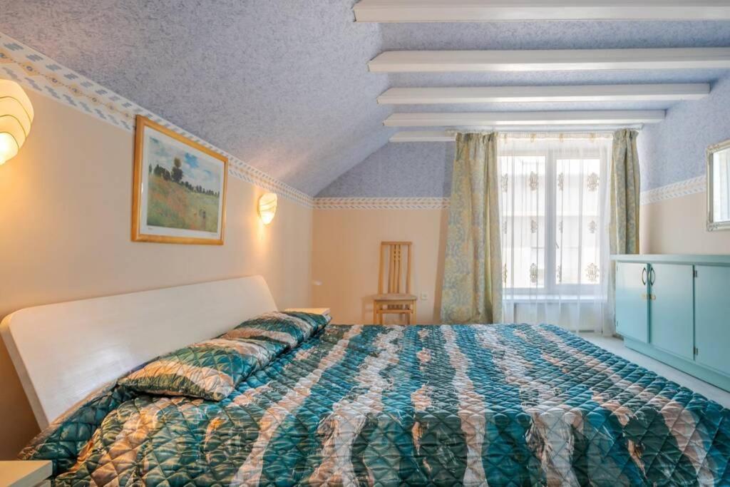 Cozy Private 4 Bedroom House Near Seaside